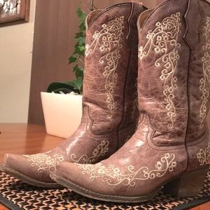 Im selling these because they do not fit me.